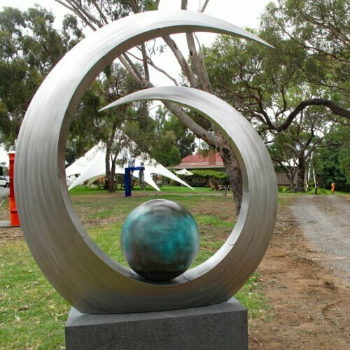 Jewel-D'le-Mar-223x200cm-STAINLESSs-&-BRONZE-in-situ[bronze,Stainless-stell,Outdoor,-landmark]-Ben-Fasham-abstract-garden-sculpture-australian-artist