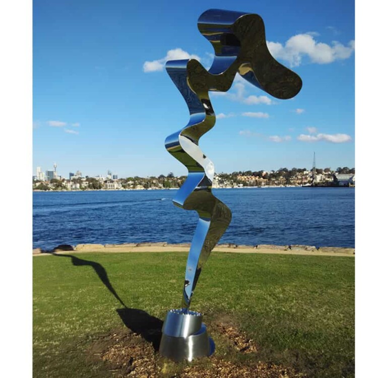 Screwed-Up-vertical-320cm--FABRICATED-POLISHED-STAINLE-[Outdoor,-stainless-steel,-landmark]-John-fitzmaurice-original-australian-garden-sculpture