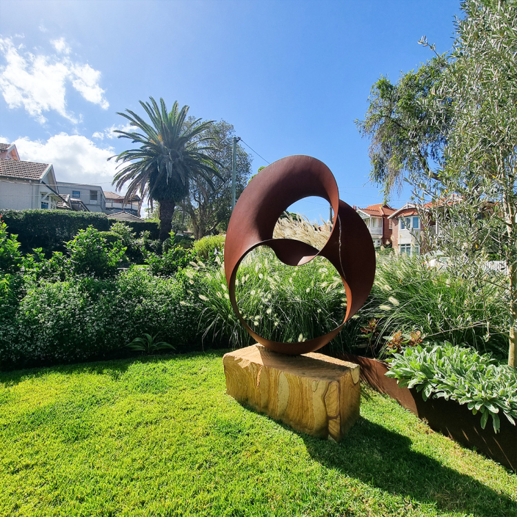 round garden Sculpture in steel